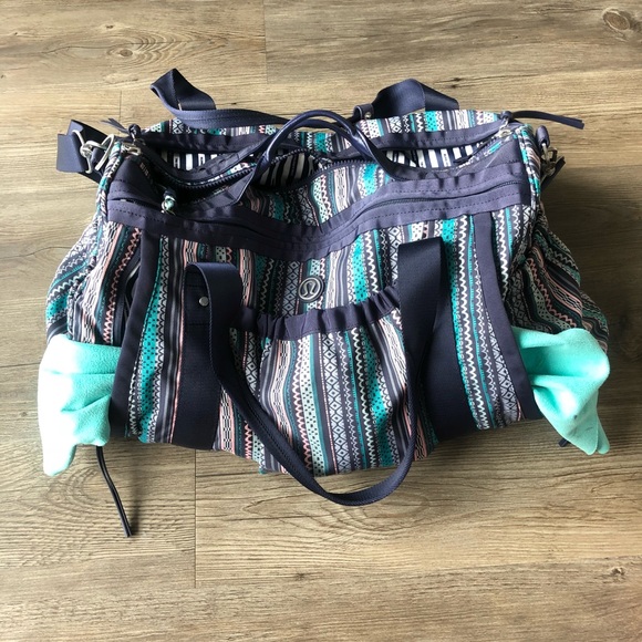 lululemon need a margarita cadet blue duffle bag - Picture 4 of 8